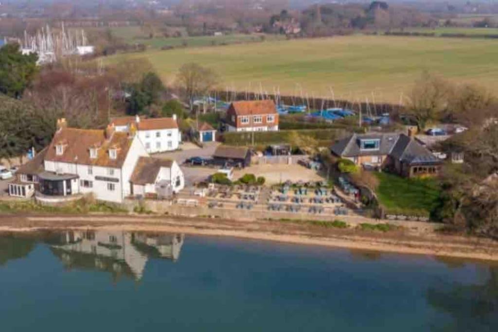 The Sails Villa East Wittering Eksteriør billede